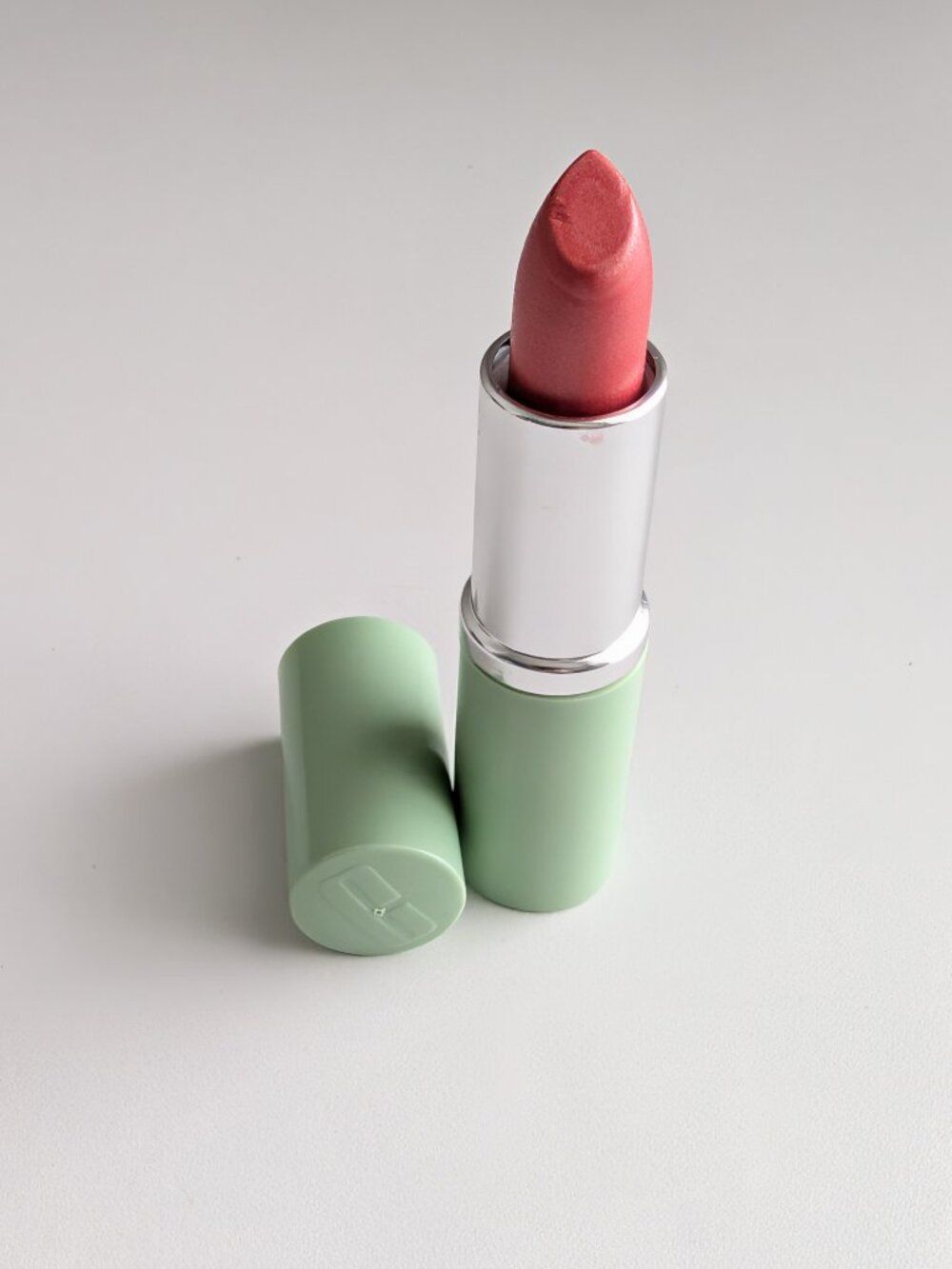 Clinique Different Lipstick SUGARED GRAPEFRUIT New Full Size - Picture 2 of 5
